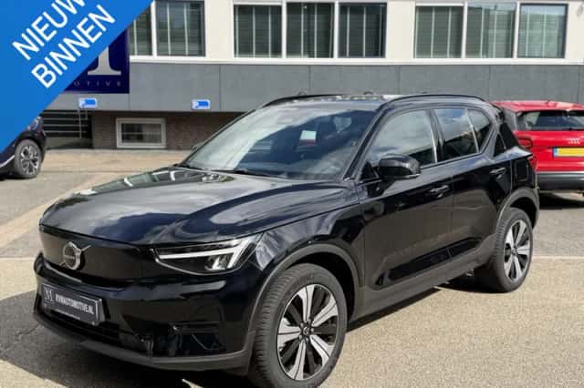 Volvo XC40 (2023) thumbnail 1