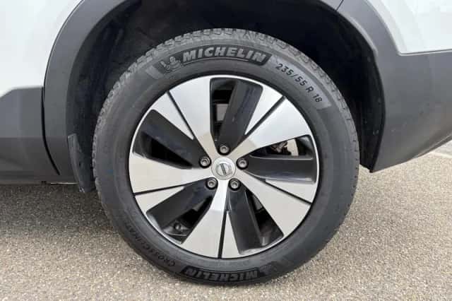 Volvo XC40 (2023) thumbnail 6