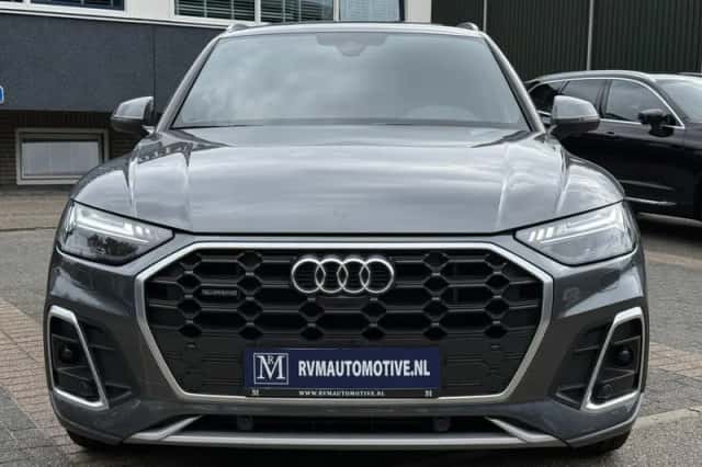 Audi Q5 (2022) thumbnail 2