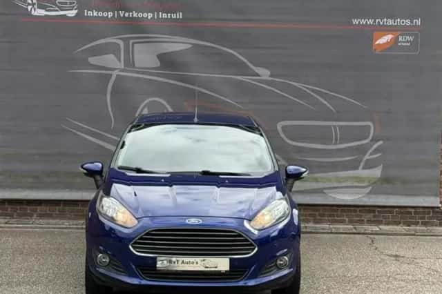 Ford Fiesta (2015) thumbnail 2