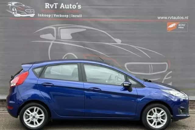 Ford Fiesta (2015) thumbnail 3