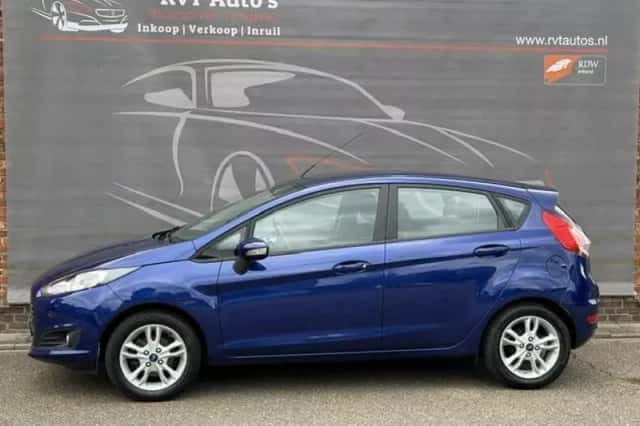 Ford Fiesta (2015) thumbnail 4