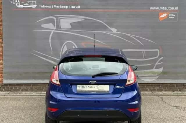 Ford Fiesta (2015) thumbnail 5