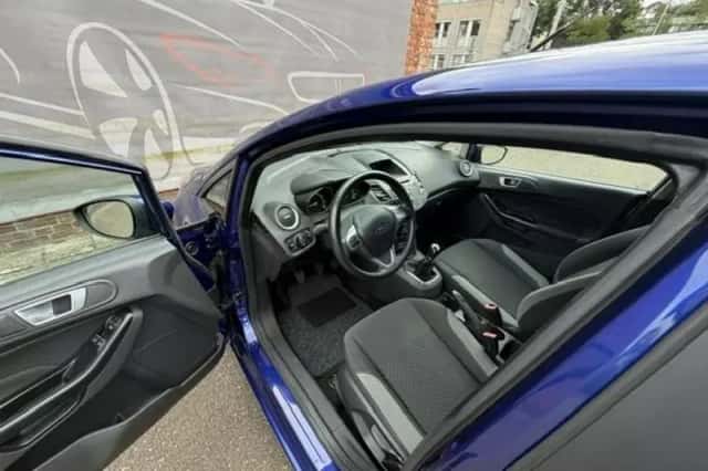 Ford Fiesta (2015) thumbnail 6