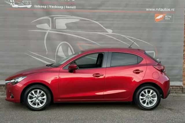 Mazda 2 (2015) thumbnail 4