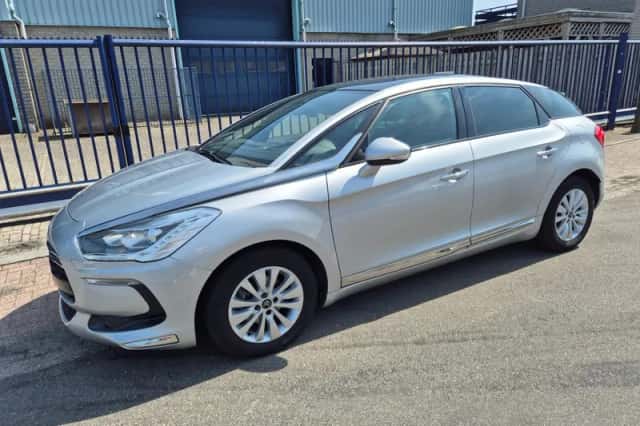 Citroën DS5 (2015) thumbnail 2