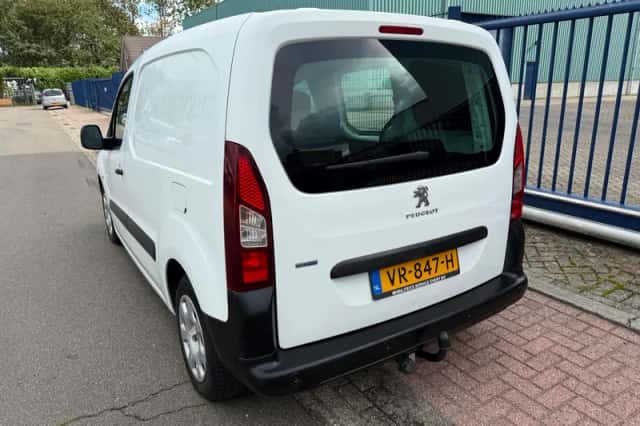 Peugeot Partner (2015) thumbnail 4