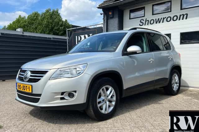 Volkswagen Tiguan (2009) thumbnail 1
