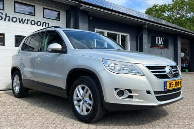 Volkswagen Tiguan (2009) thumbnail 3