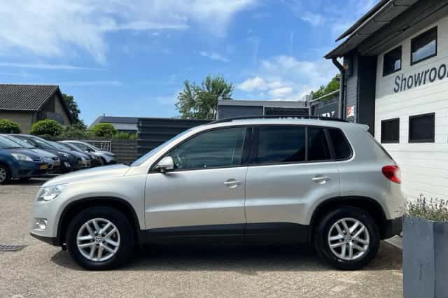 Volkswagen Tiguan (2009) thumbnail 4