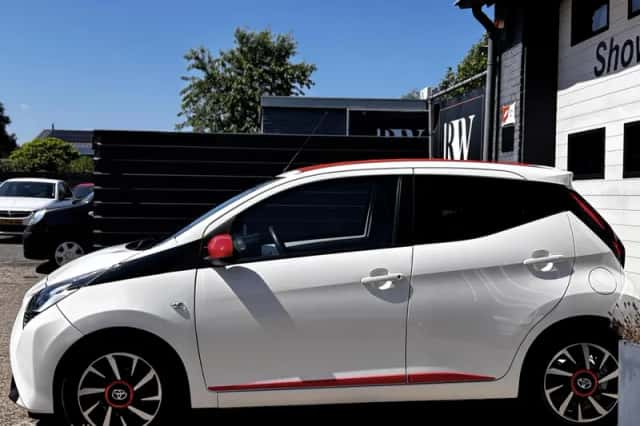 Toyota Aygo (2019) thumbnail 4