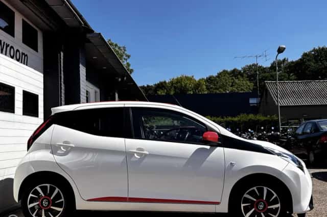 Toyota Aygo (2019) thumbnail 5