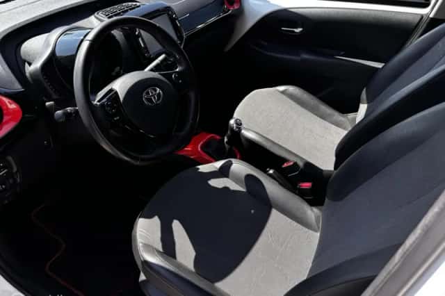 Toyota Aygo (2019) thumbnail 6