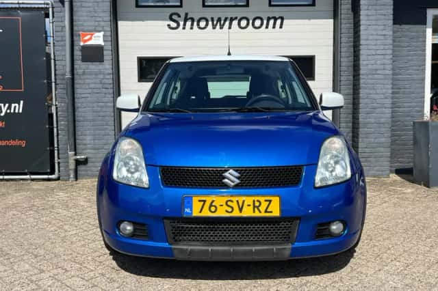 Suzuki Swift (2006) thumbnail 2