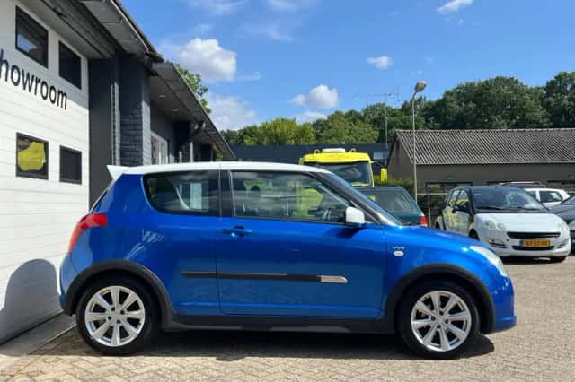 Suzuki Swift (2006) thumbnail 5