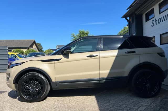 Land Rover Range Rover Evoque (2012) thumbnail 4