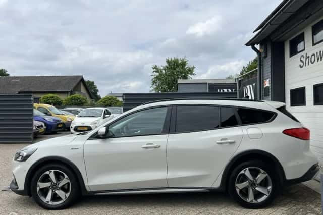 Ford Focus (2020) thumbnail 4