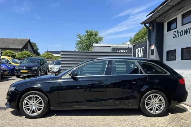 Audi A4 (2009) thumbnail 4