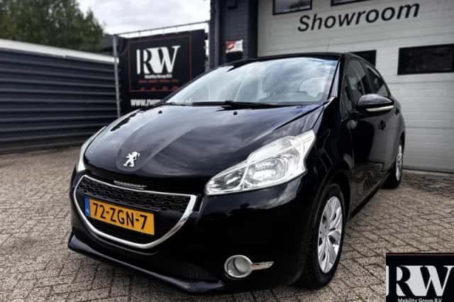 Peugeot 208 (2012) thumbnail 1