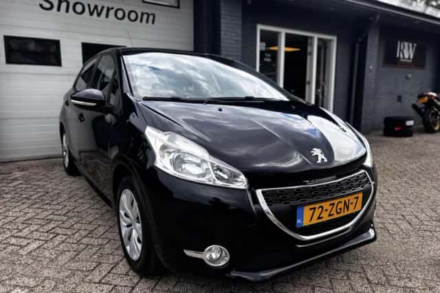 Peugeot 208 (2012) thumbnail 3