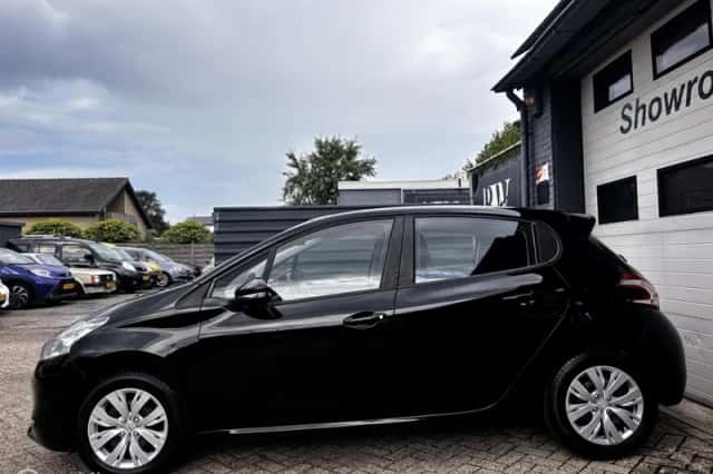 Peugeot 208 (2012) thumbnail 4