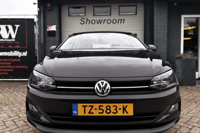 Volkswagen Polo (2018) thumbnail 2