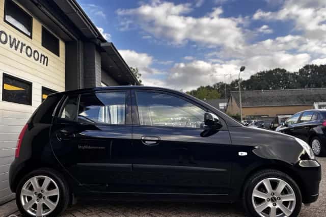 Kia Picanto (2005) thumbnail 5