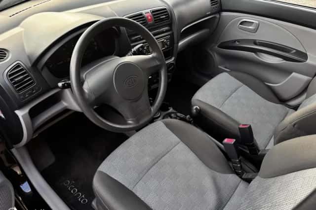 Kia Picanto (2005) thumbnail 6