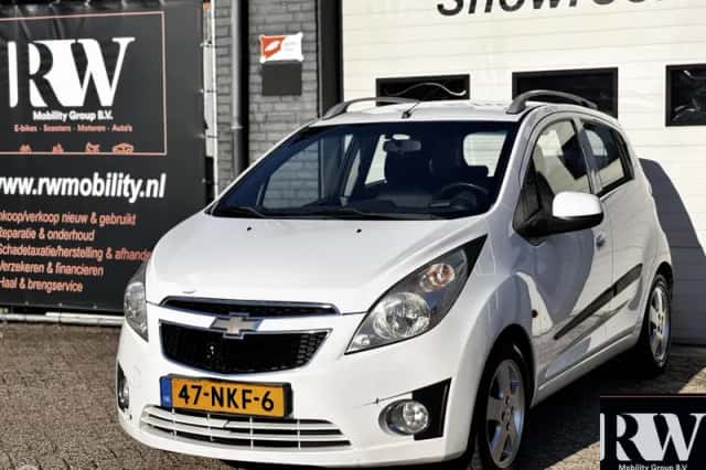 Chevrolet Spark (2010) thumbnail 1