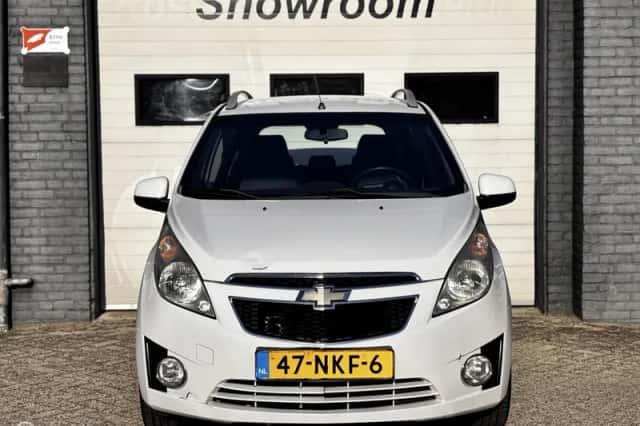 Chevrolet Spark (2010) thumbnail 2