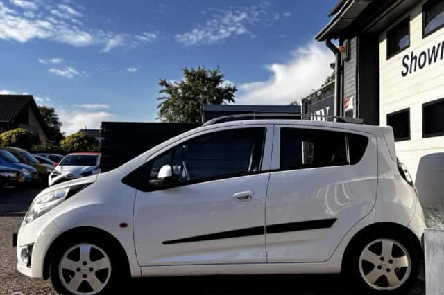 Chevrolet Spark (2010) thumbnail 4