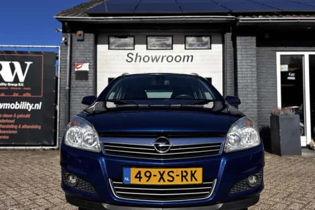 Opel Astra (2007) thumbnail 2