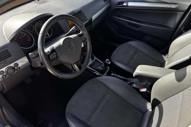 Opel Astra (2007) thumbnail 6