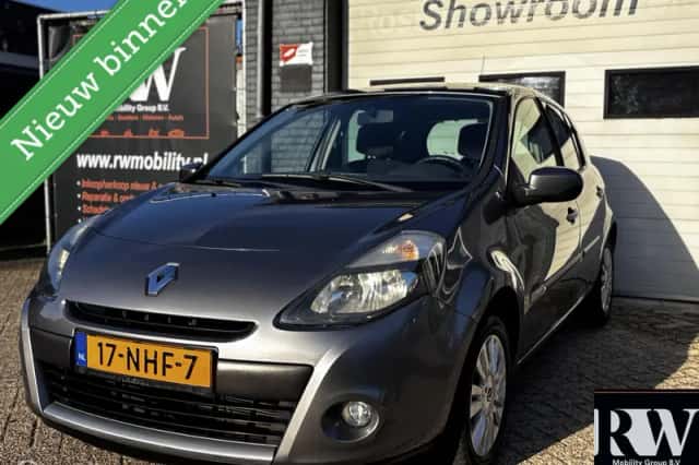 Renault Clio (2010) thumbnail 1
