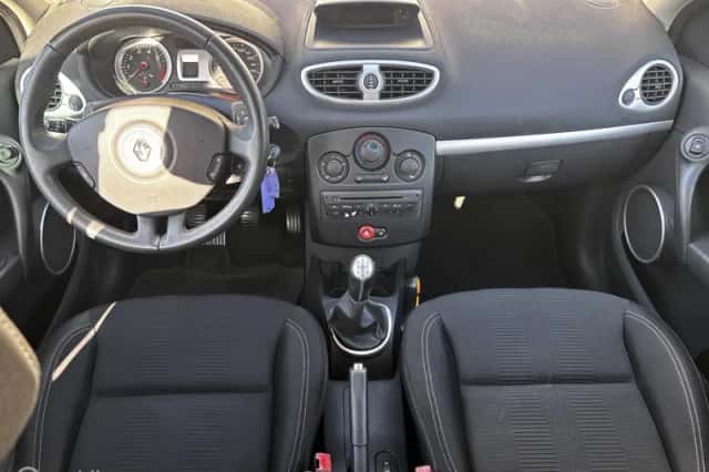 Renault Clio (2010) thumbnail 5