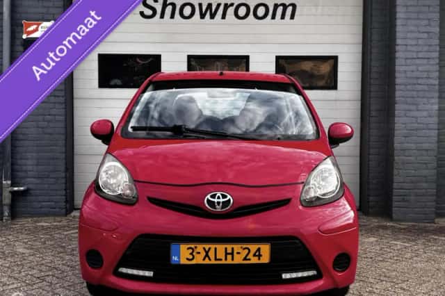 Toyota Aygo (2012) thumbnail 2