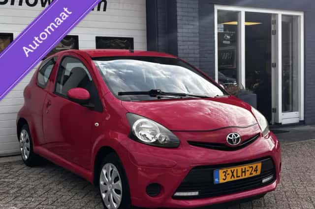 Toyota Aygo (2012) thumbnail 3