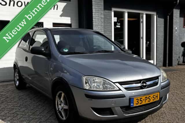 Opel Corsa (2004) thumbnail 3