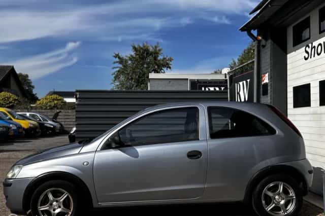 Opel Corsa (2004) thumbnail 4