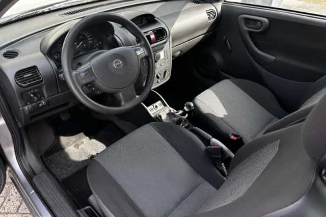 Opel Corsa (2004) thumbnail 6