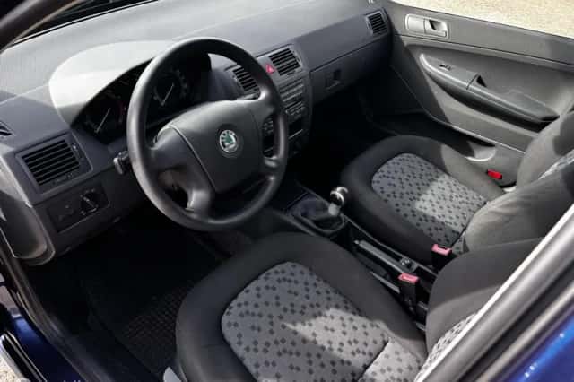 Škoda Fabia (2006) thumbnail 6