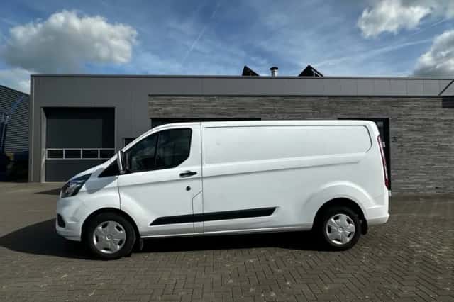 Ford Transit Custom (2023) thumbnail 2