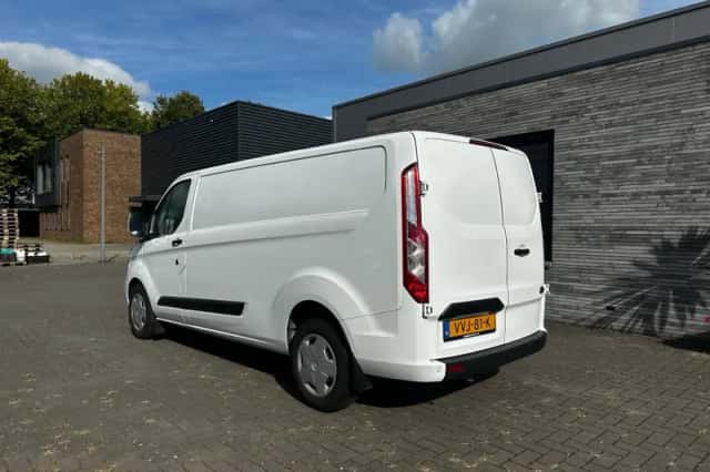 Ford Transit Custom (2023) thumbnail 3