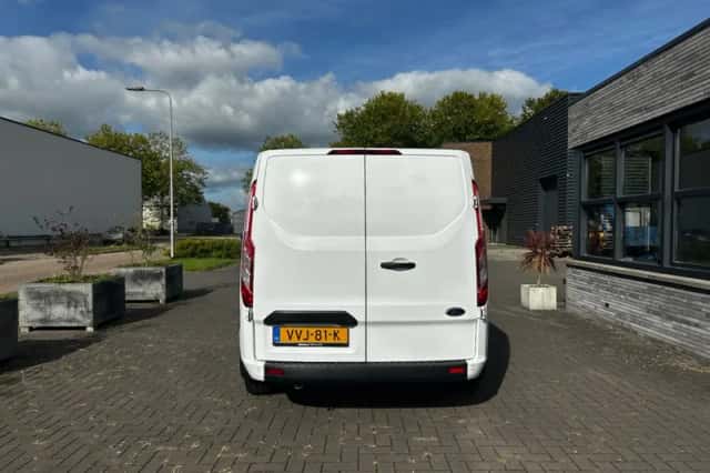 Ford Transit Custom (2023) thumbnail 4