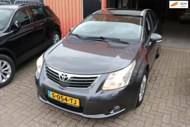 Toyota Avensis (2011) thumbnail 1