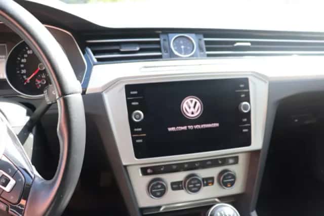 Volkswagen Passat (2018) thumbnail 6