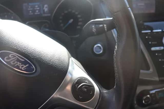 Ford Focus (2011) thumbnail 4