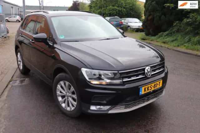 Volkswagen Tiguan (2017) thumbnail 1