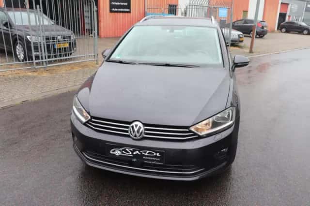 Volkswagen Golf Sportsvan (2015) thumbnail 2