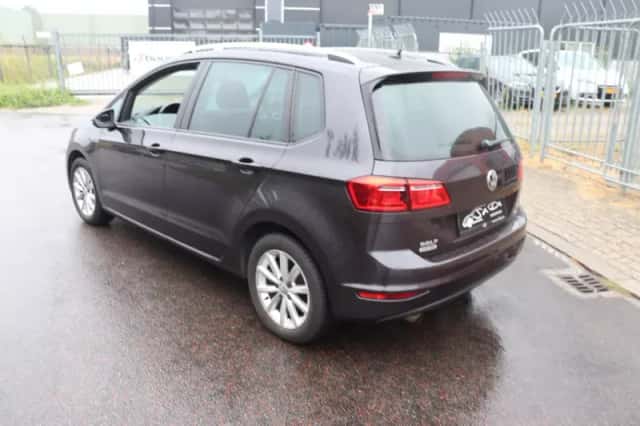 Volkswagen Golf Sportsvan (2015) thumbnail 3
